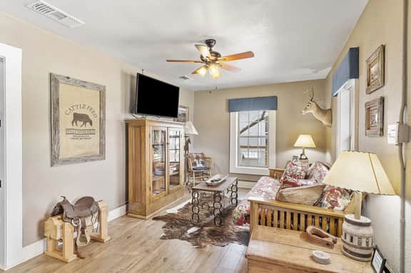 The Cowboy House - Rustic charm