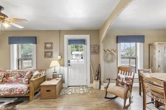 The Cowboy House - Rustic charm