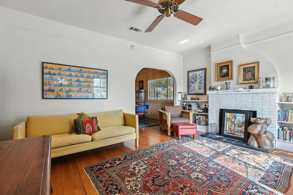 The Lovie House - Historic Retreat